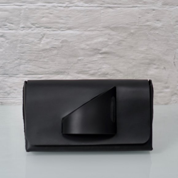 The Clutch in Satin Black Leather - glove clutch, handcrafted, stunning! - Picture 4 of 16